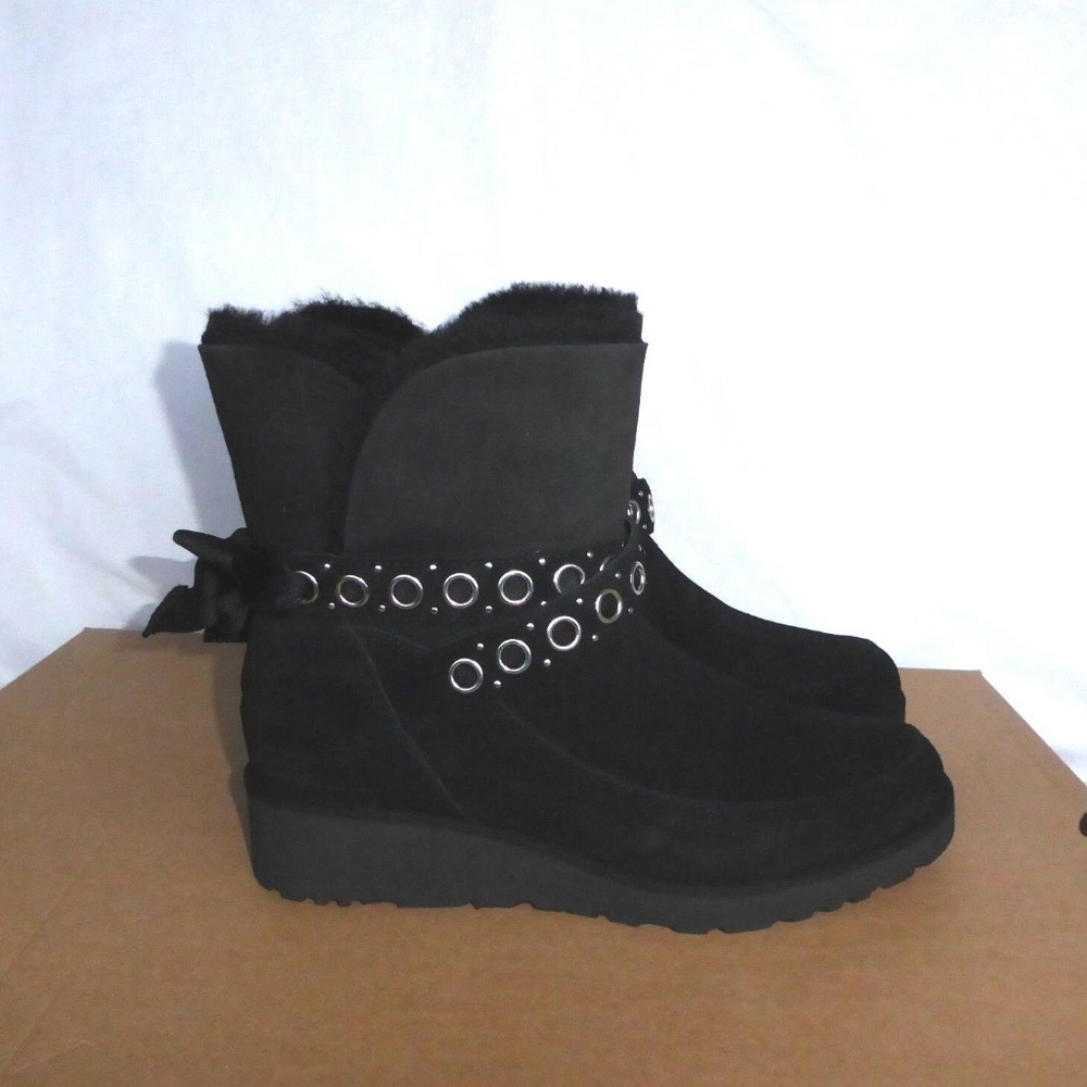 🎈SOLD🎈 NIB UGG Alisia Grommet Wedge Sheepskin Boots - Picture 4 of 8
